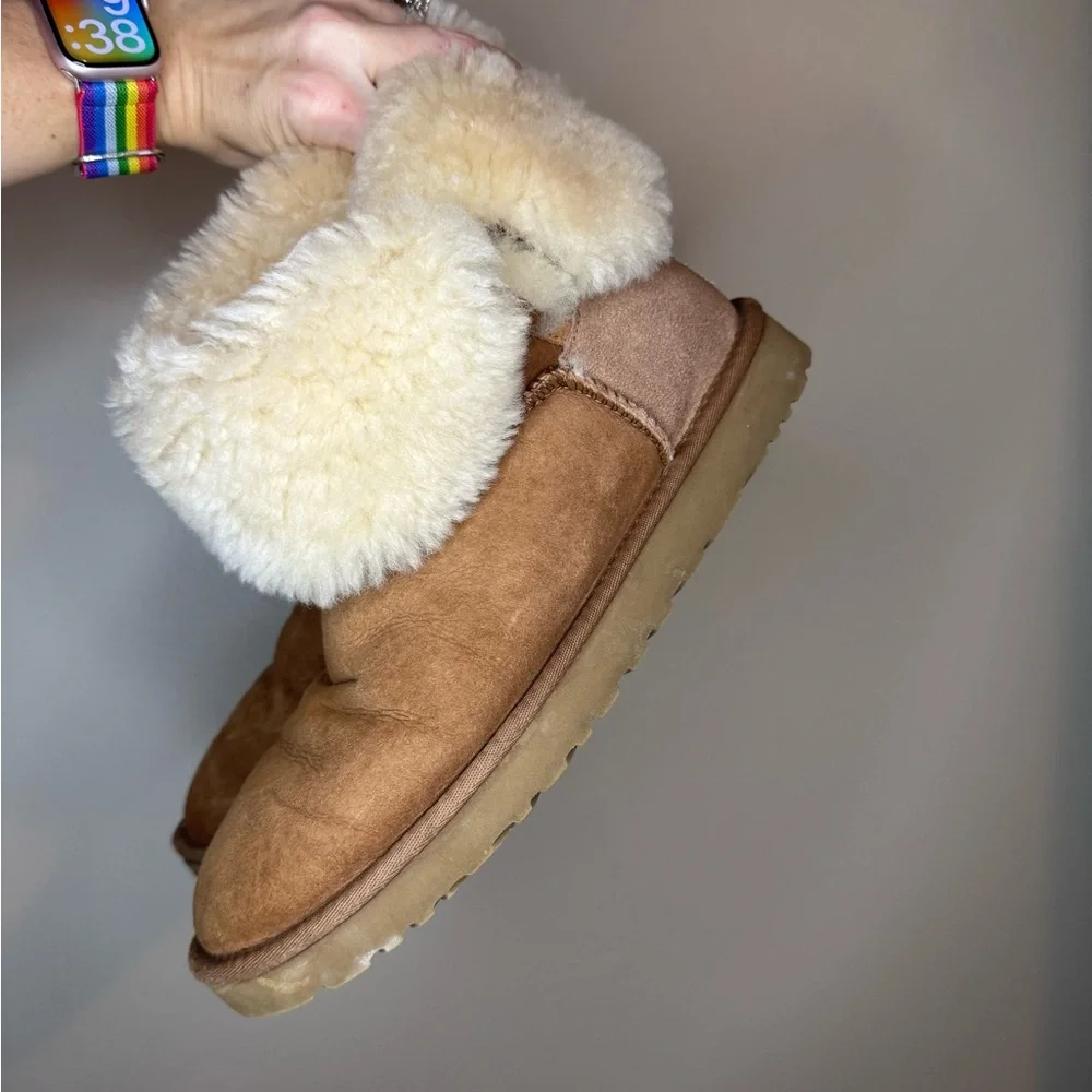 UGG Australia Bailey Button Shearling Boots‎ Chestnut Women’s Size 10